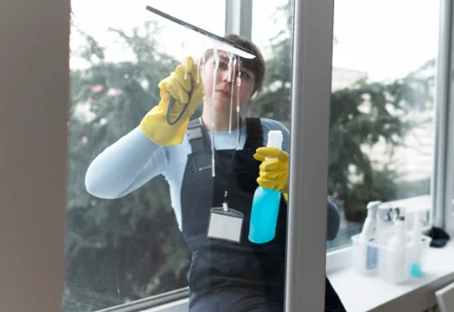 Nettoyage de vitres intérieures et extérieures au Crès